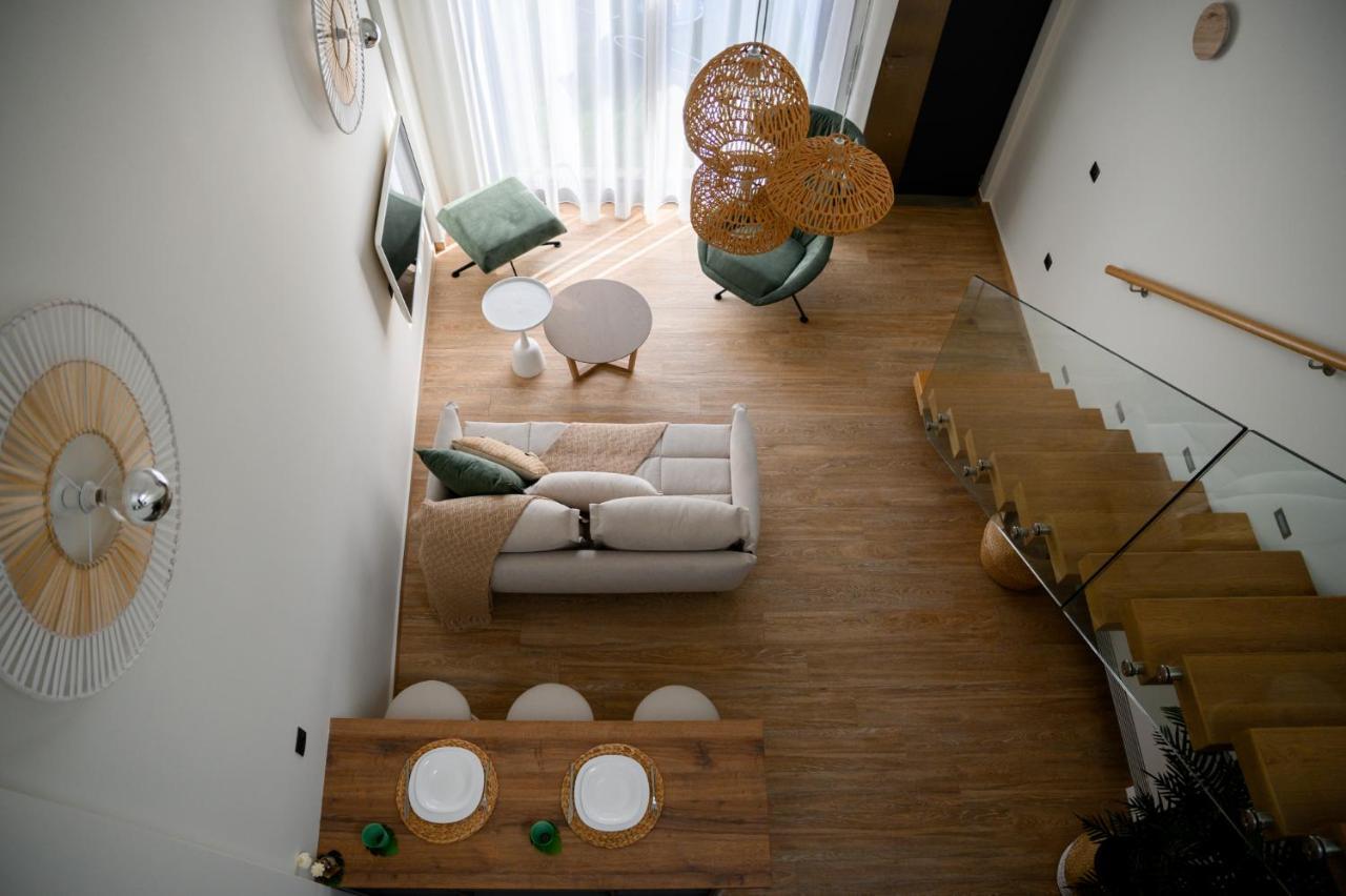 Versa Villas เปรเวซา ภายนอก รูปภาพ