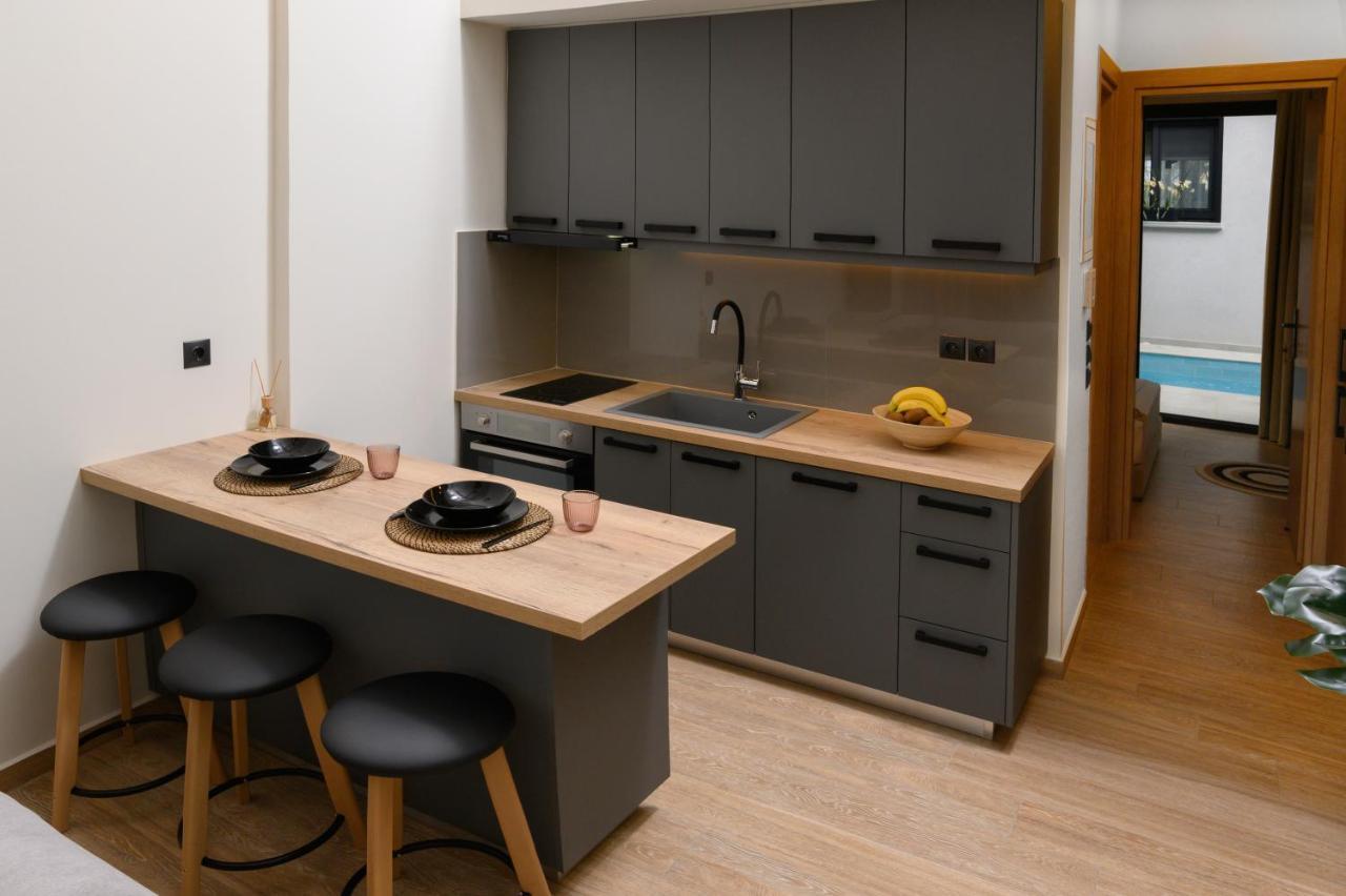 Versa Villas เปรเวซา ภายนอก รูปภาพ